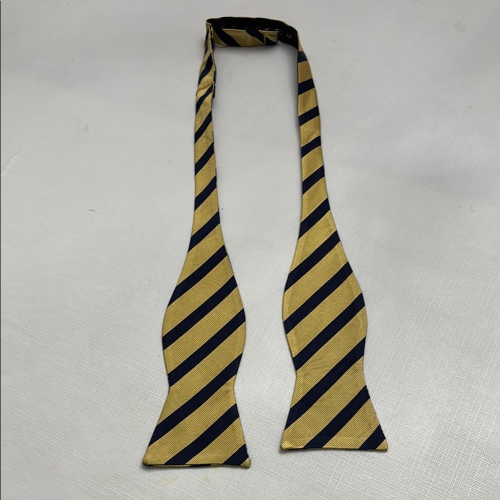 Tommy Hilfiger Adjustable 100% Silk Bow Tie in Gold and Dark Blue Like New